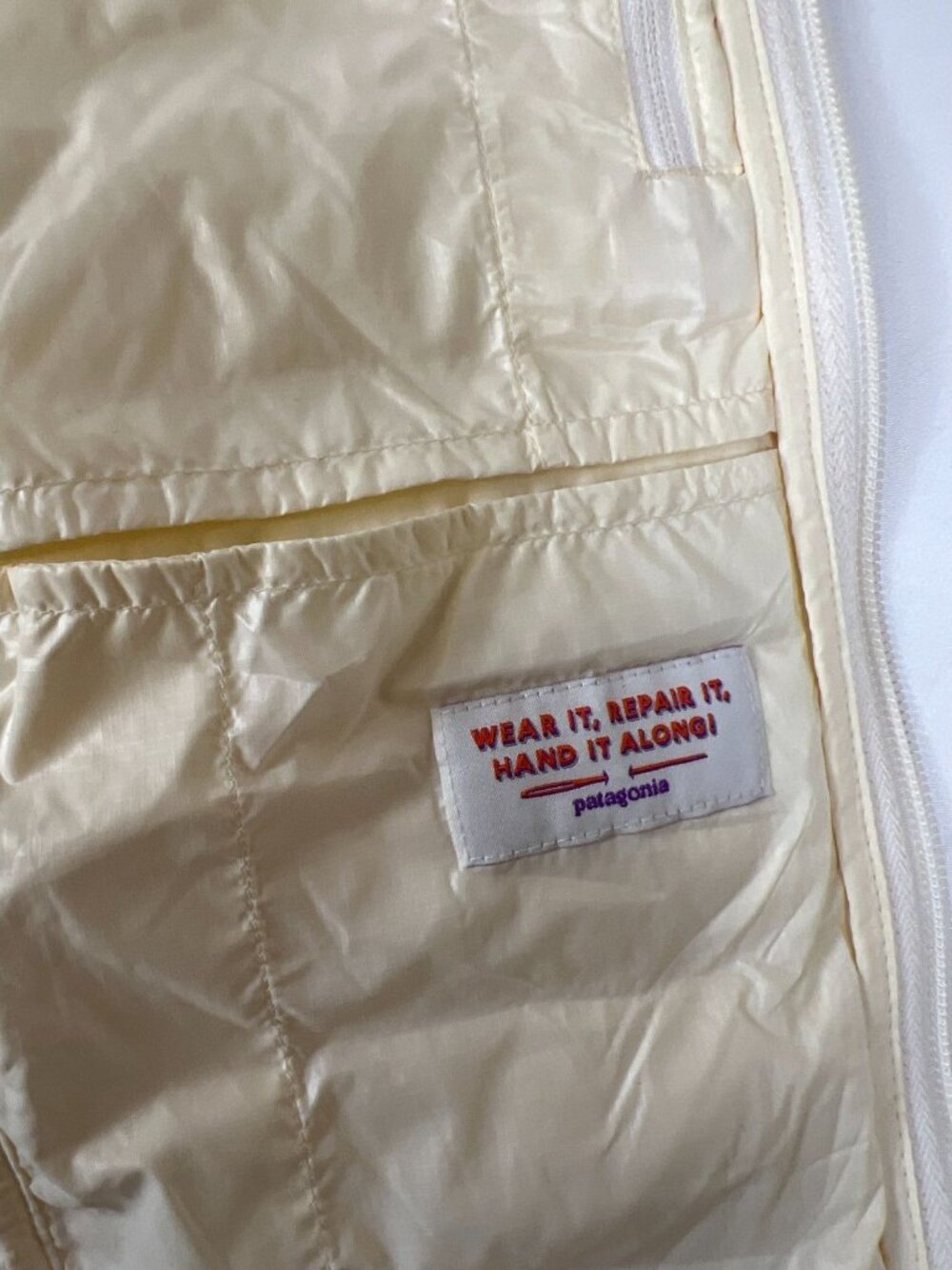Patagonia Women S Down Sweater Vest White NetPlus Recycled Nylon 84629 FA23 - Picture 8 of 13